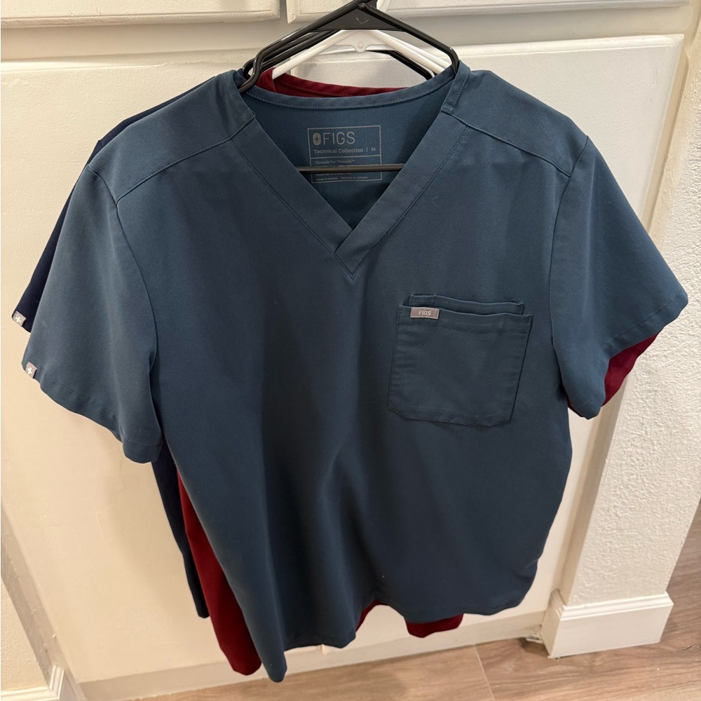 Figs Men's Navy Short Sleeve Tee